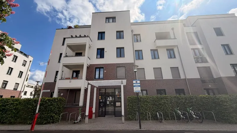 3-Zimmer-Erdgeschosswohnung mit großer Terrasse und zwei Bädern — photo 1
